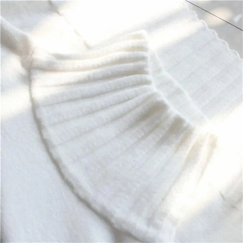 Chic Ribbed Turtleneck Pullover - Stylish Fit, Cozy Comfort