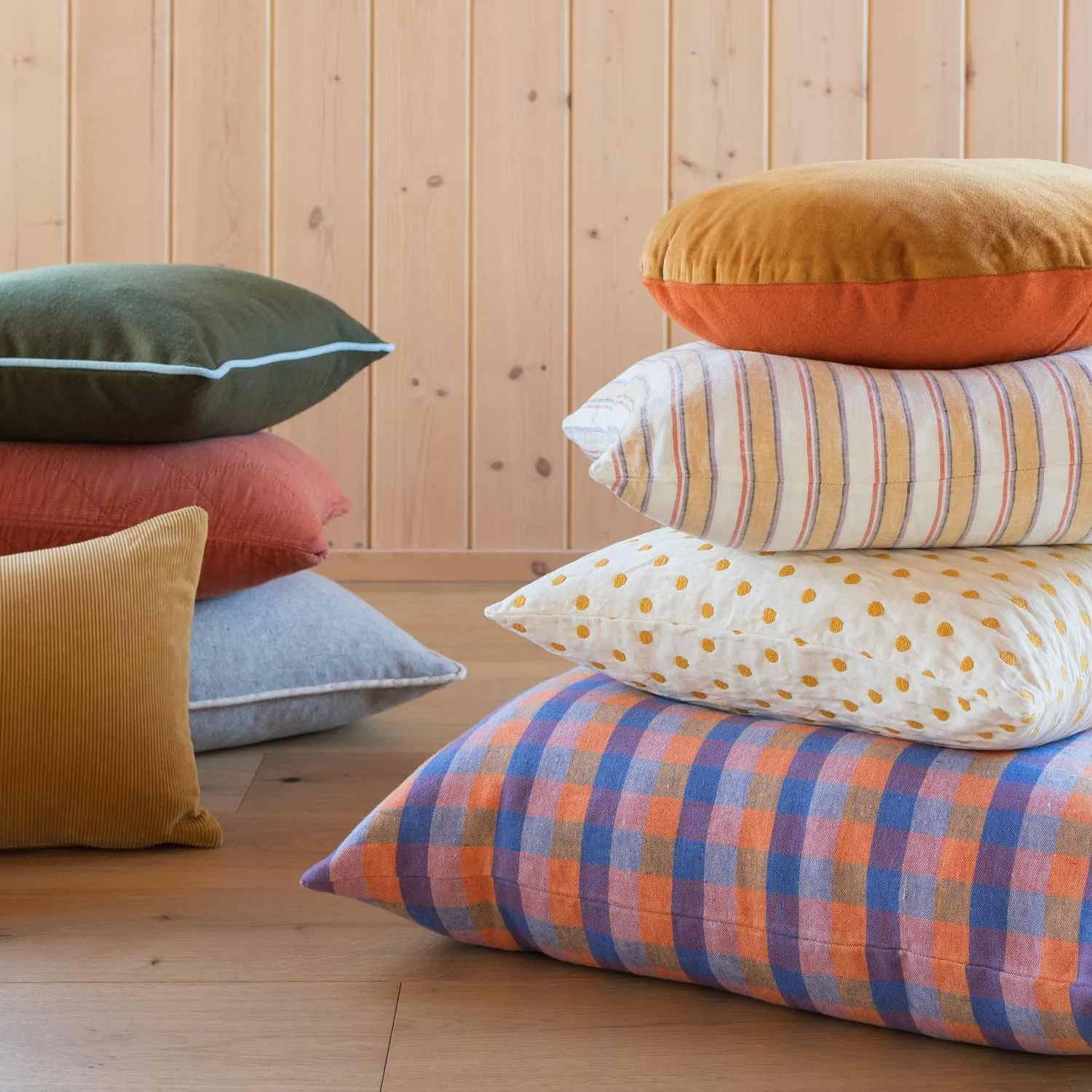 Classic Piped Pillow