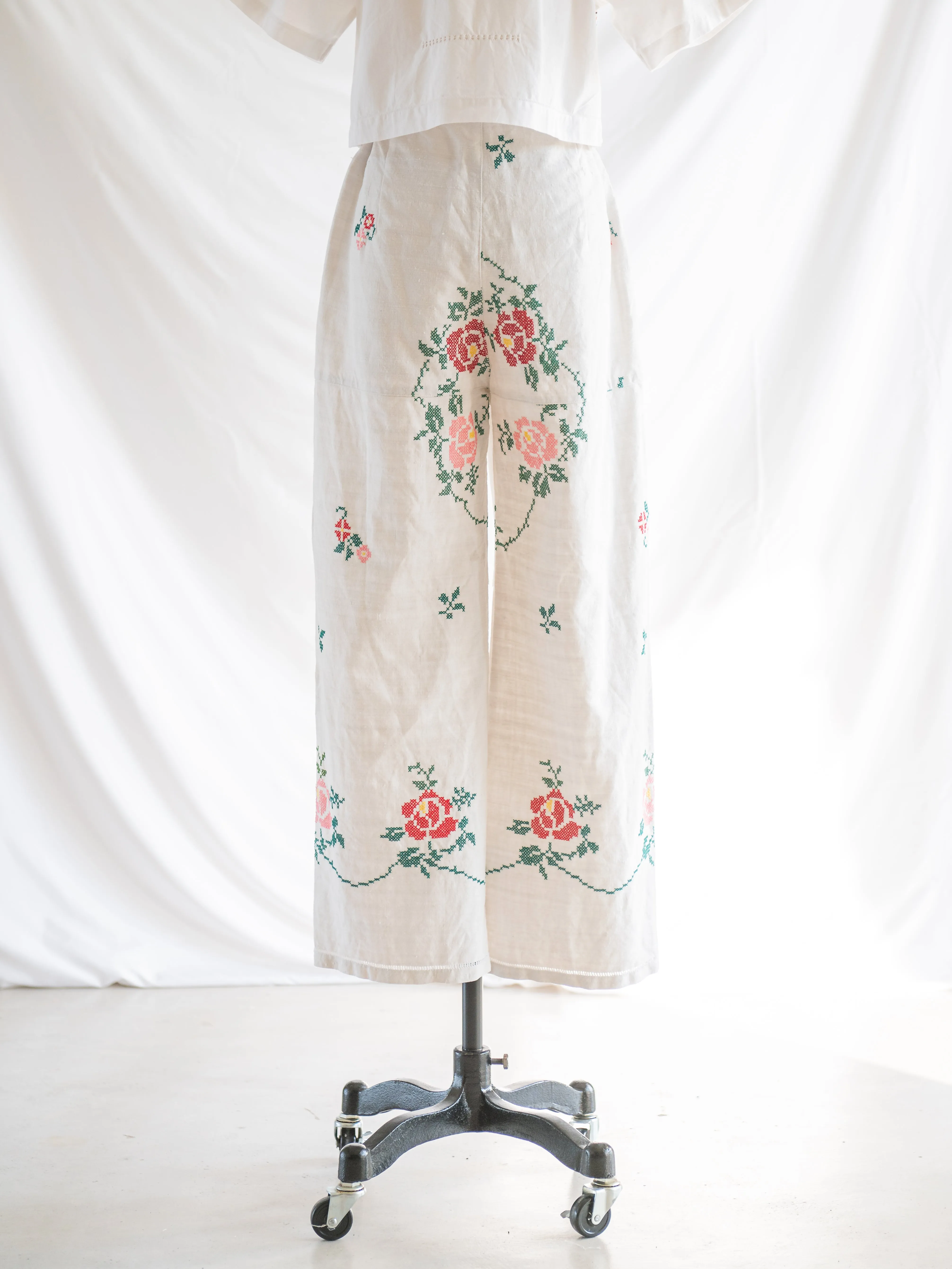 Re-design Upcycled Sunflower Embroidered Lace Detail Set