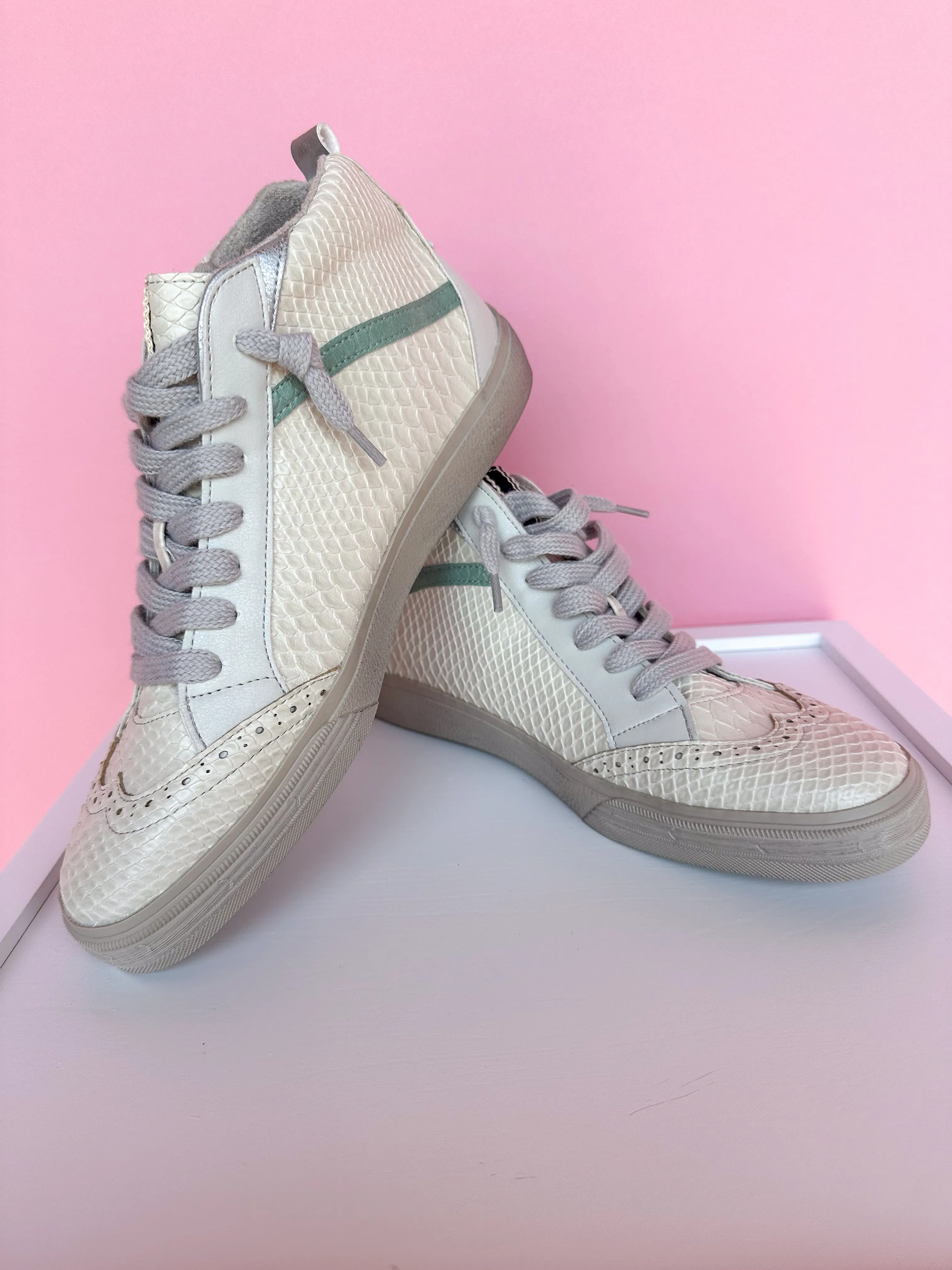 ShuShop | Riley - Bone Snake