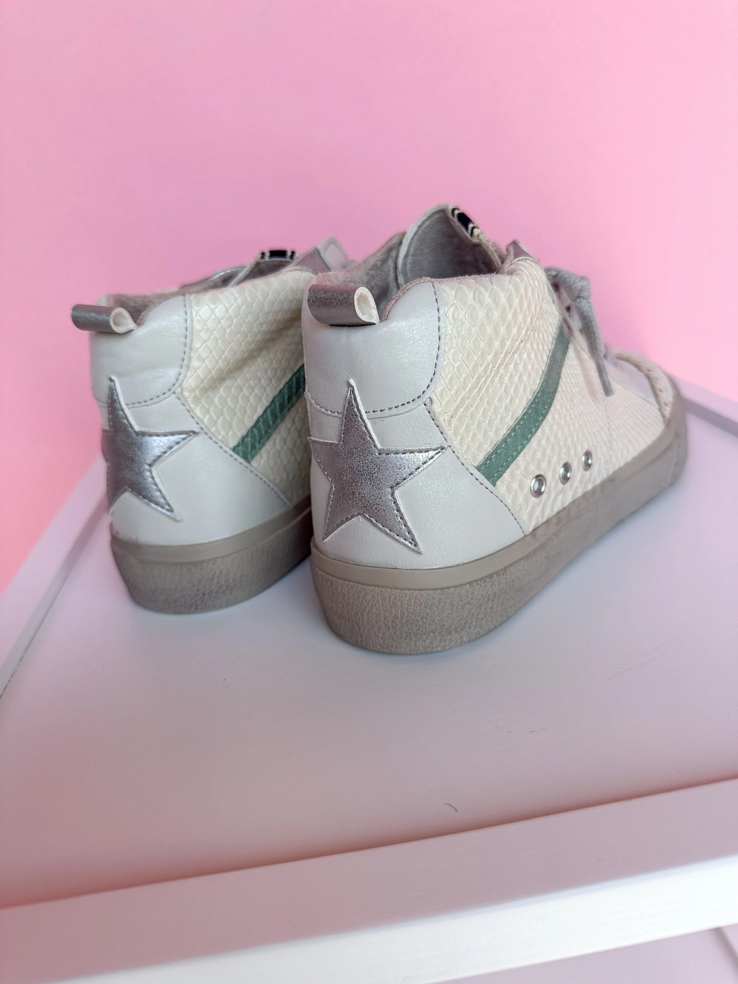 ShuShop | Riley - Bone Snake