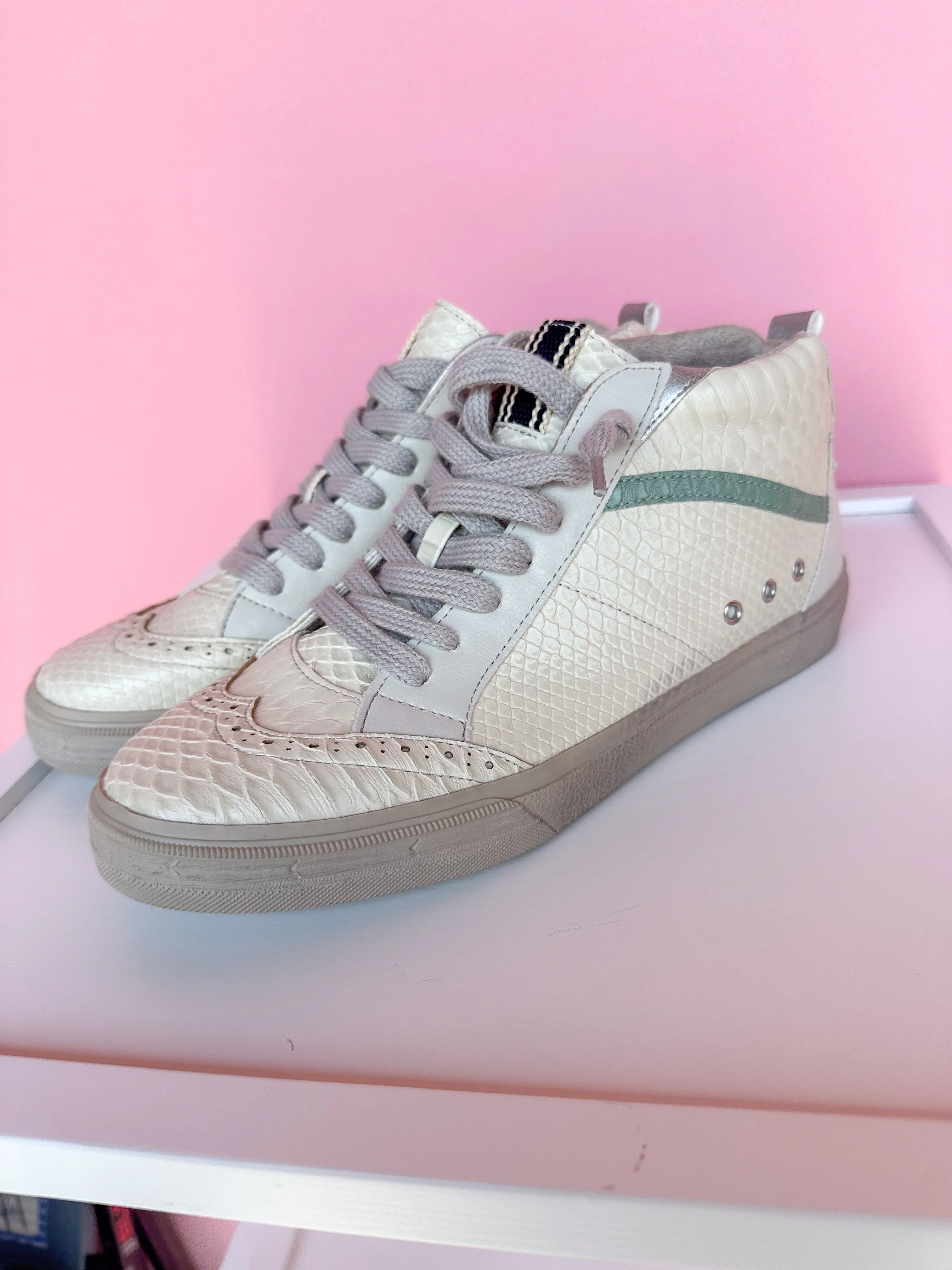 ShuShop | Riley - Bone Snake