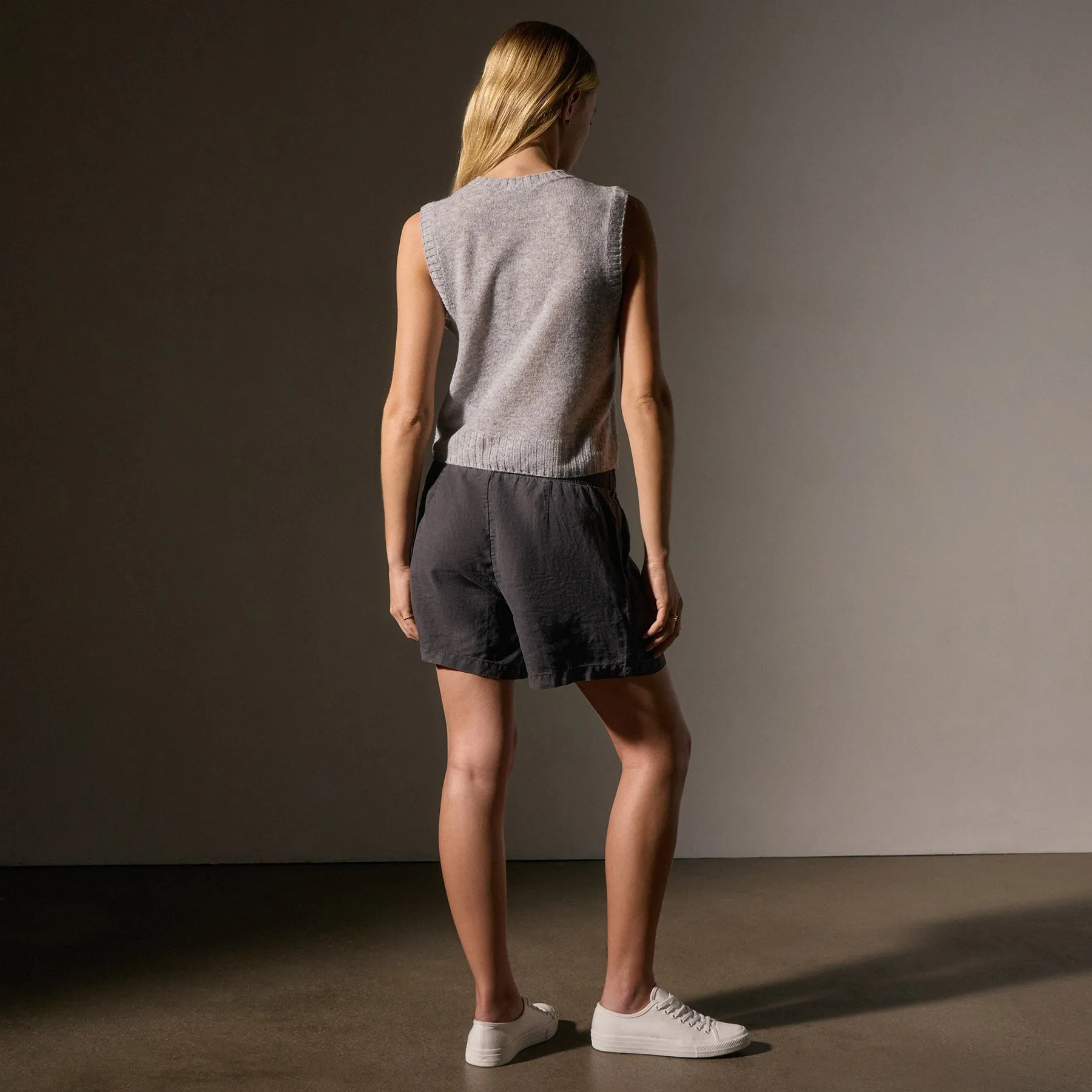 Soft Featherweight Cashmere Vest - Light Heather Grey
