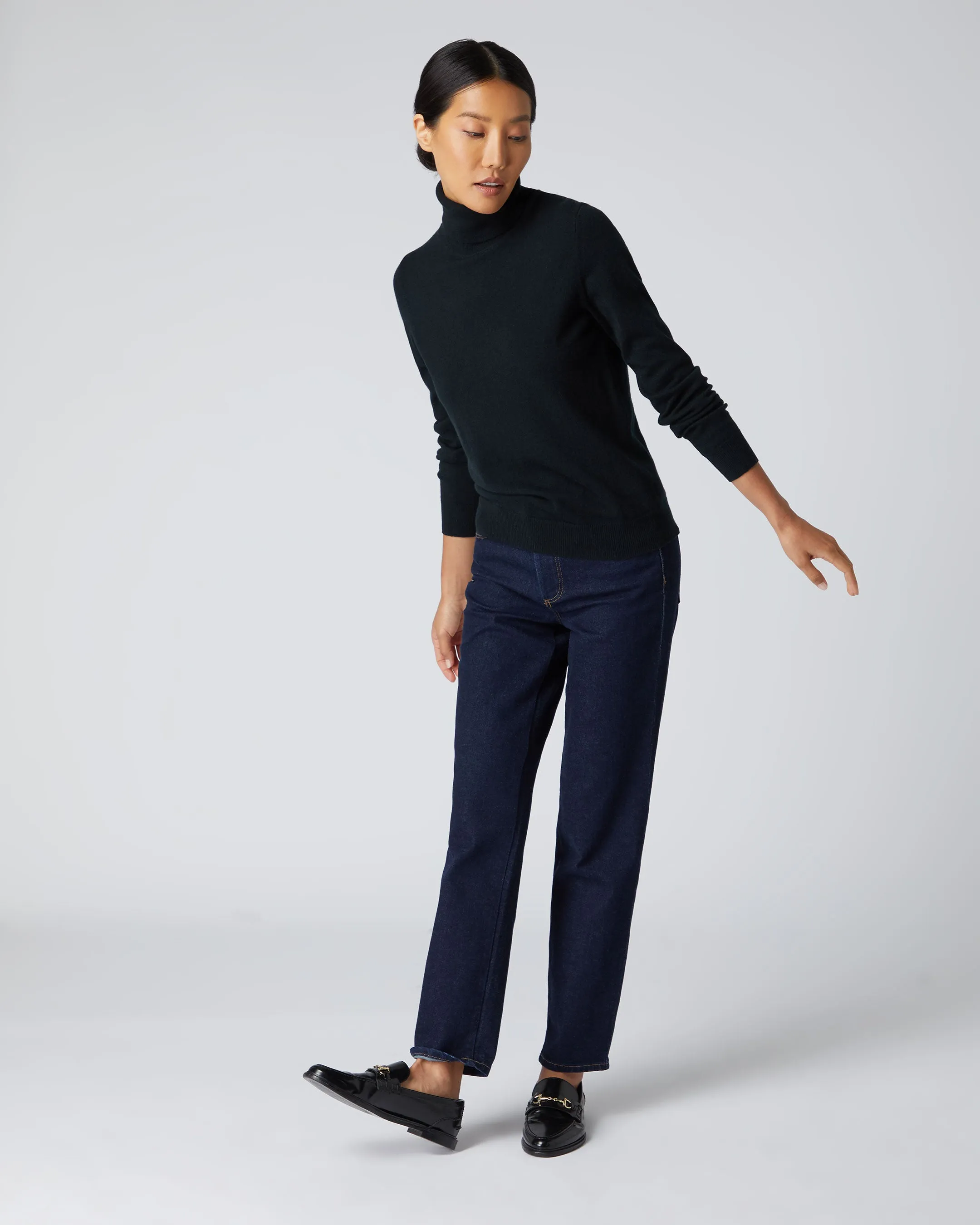 Women's Luna Roll Neck Cashmere Jumper Black